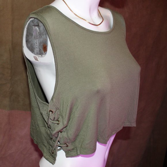 Cute Crop Tank Top - Picture 4 of 5